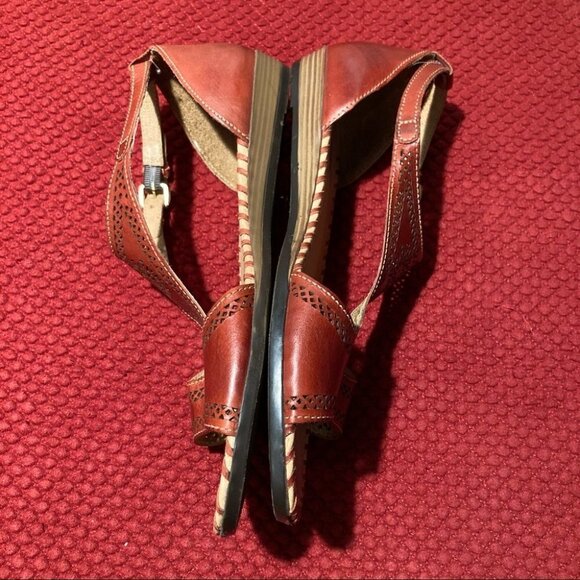 PIKOLINOS Sz 9 Leather Flat Laser  Cut Out Strap Sandals Sz 40 (EU) or 9 US - Picture 4 of 9